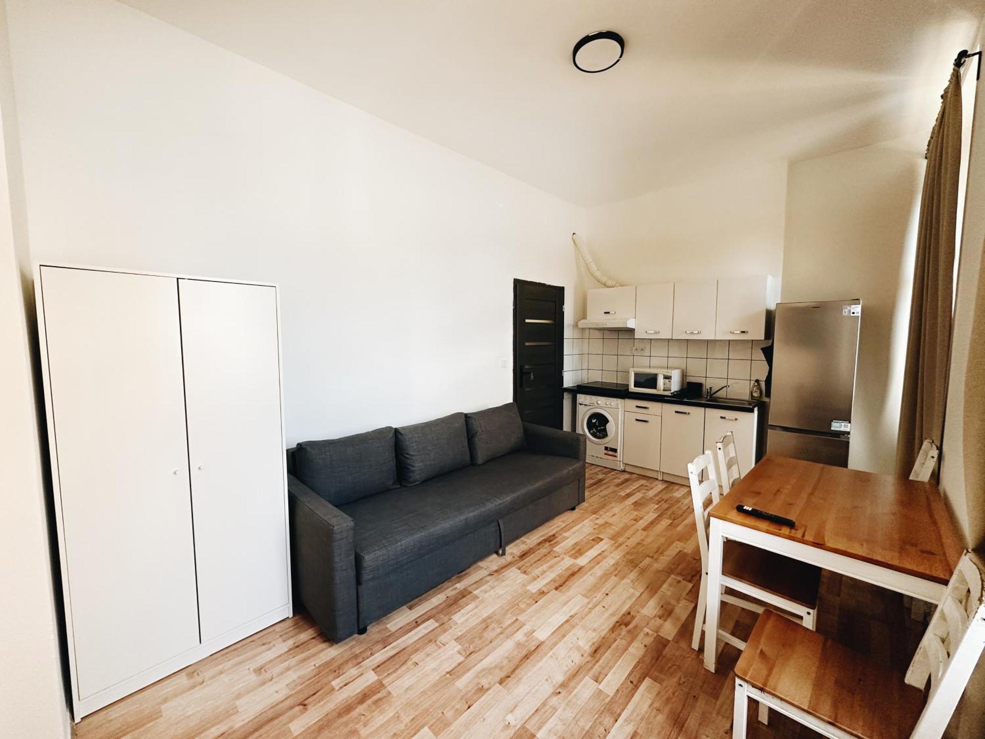 Crimson Charm Apartment Prague Exterior photo